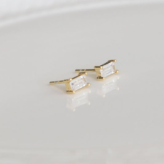 14K Gold Baguette Diamond Earrings,Baguette Studs,Stud Earrings,Dainty Stud Earrings,Tiny Stud Earrings Minimalist Earrings,JX75