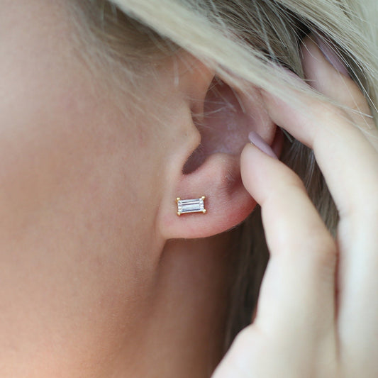 14K Gold Baguette Diamond Earrings,Baguette Studs,Stud Earrings,Dainty Stud Earrings,Tiny Stud Earrings Minimalist Earrings,JX75
